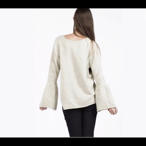 French Connection Bell Sleeve Sweater Dove Gray Melange Size M - Picture 2 of 4